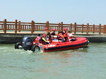 Amphibious rescue rib boat